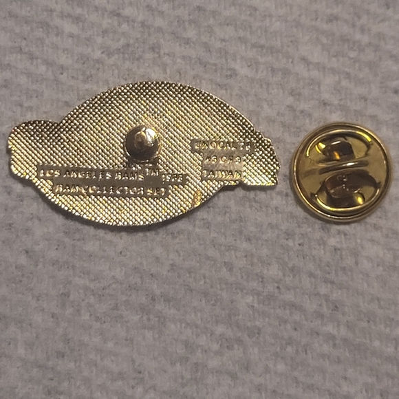 Unocal 76- LA Rams Pin - Picture 3 of 4